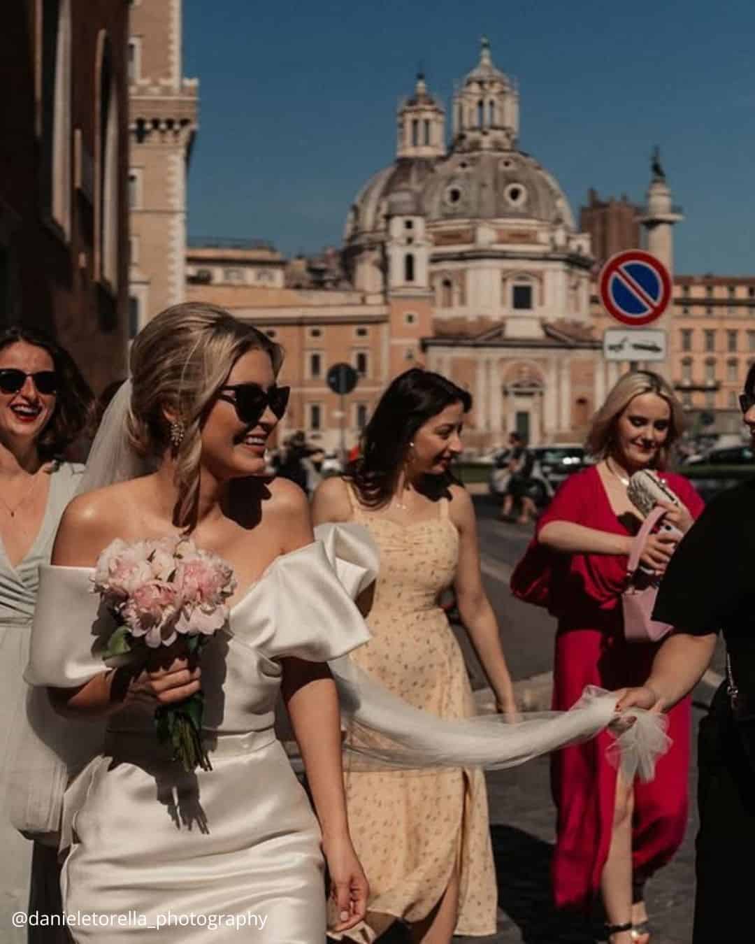 Funny Bride And Bridesmaid Pictures