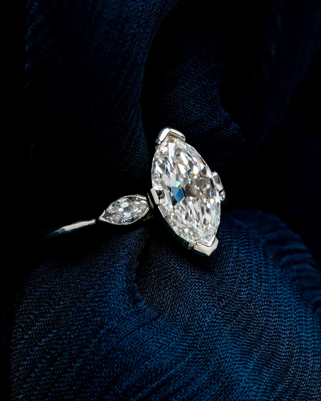 Oval Engagement Rings