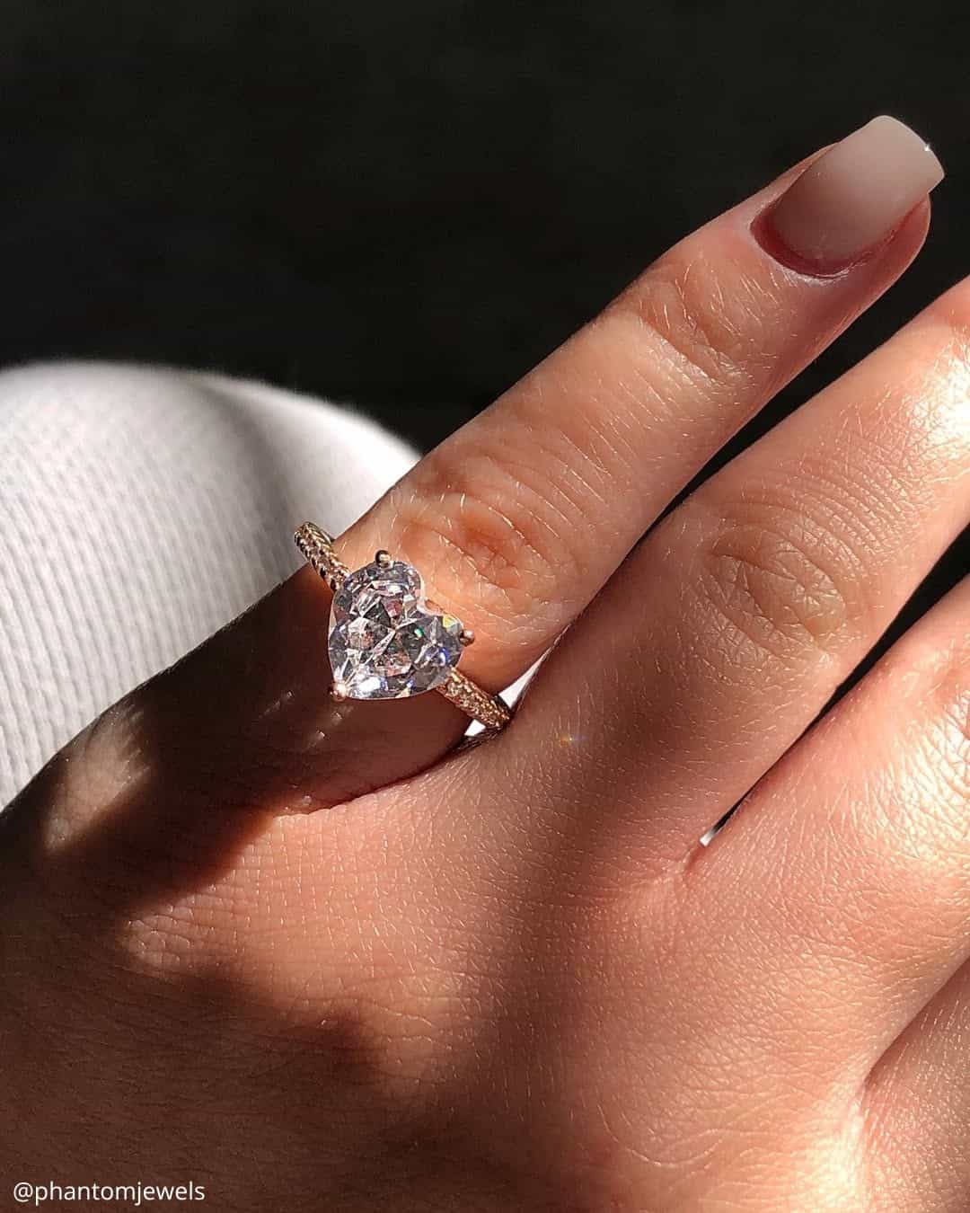 Oval Engagement Rings