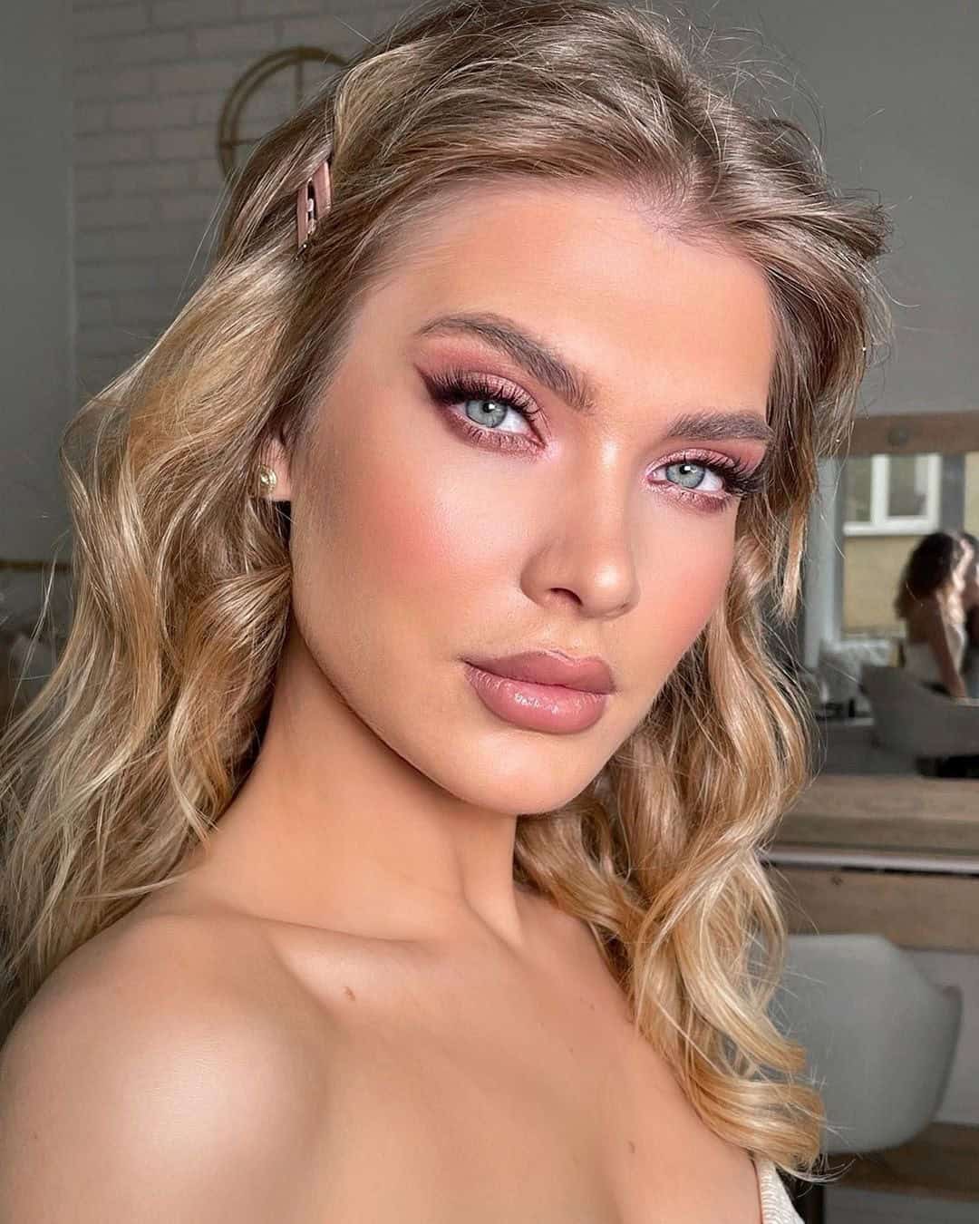 Simple Makeup For Guest