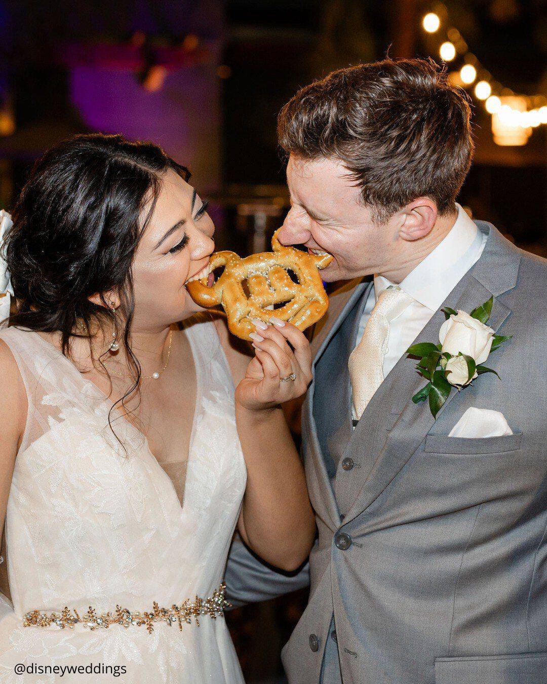 How Do I Plan a Wedding Menu?