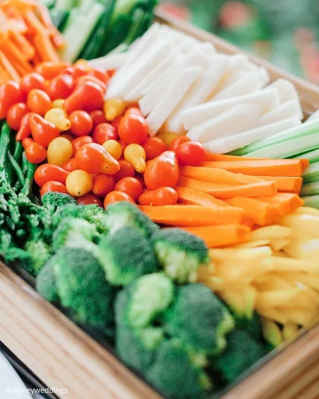 How Do I Plan a Wedding Menu?