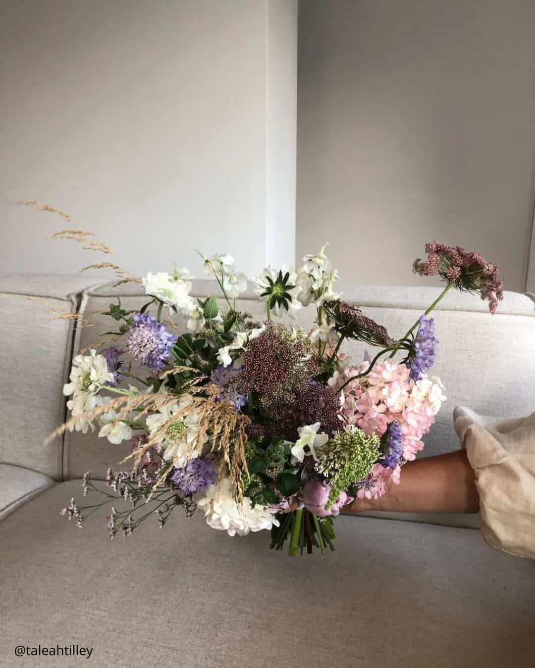 Amazing Wedding Bouquets With Wild Flowers