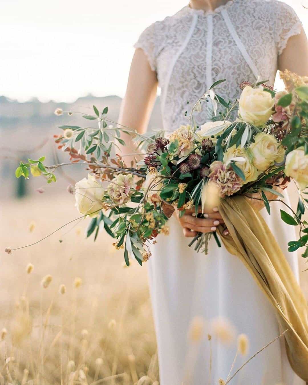 Beautiful Wedding Bouquets With Field Flowers
