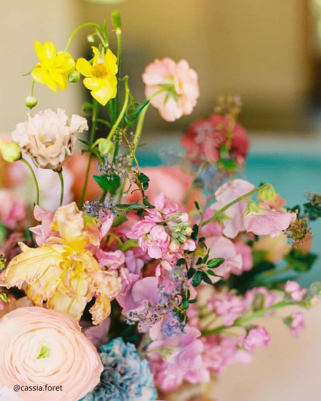 Beautiful Wedding Bouquets With Field Flowers