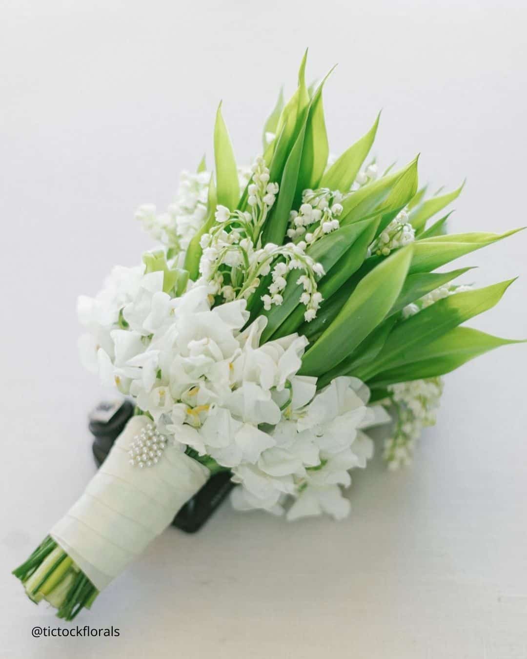Beautiful Wedding Bouquets With Field Flowers
