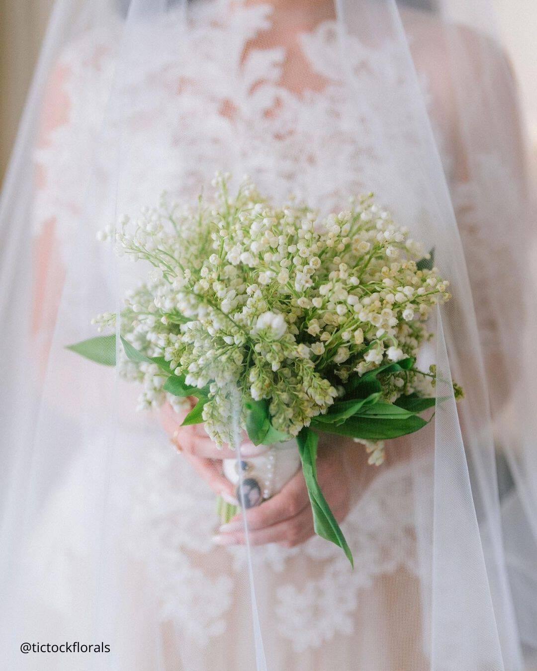 Beautiful Wedding Bouquets With Field Flowers