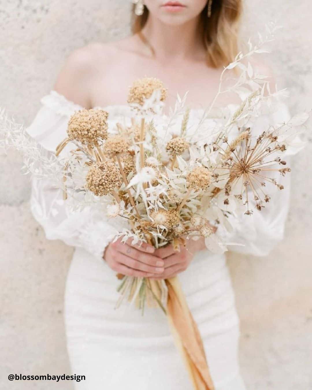 Lovely Wedding Bouquets With Daisies