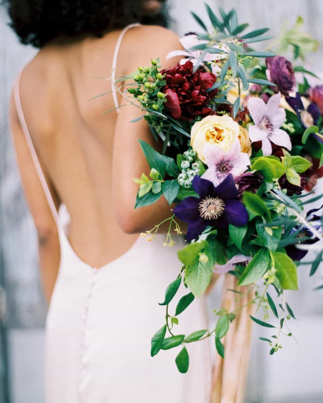 Lovely Wedding Bouquets With Daisies