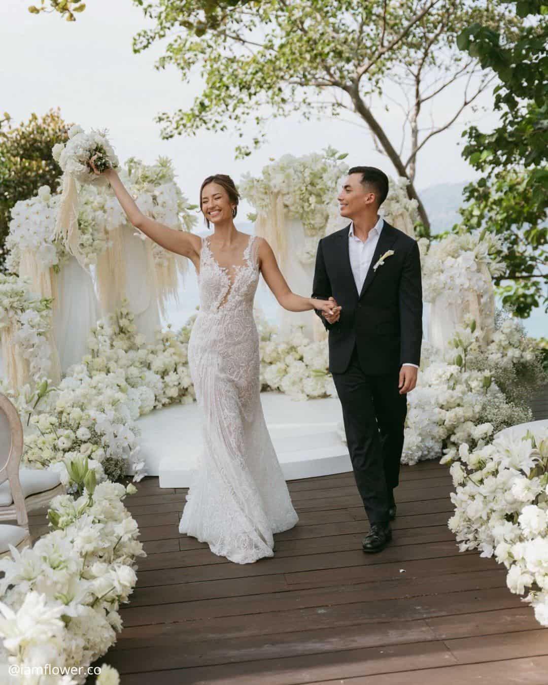 White Wedding Decoration Ideas For Aisle