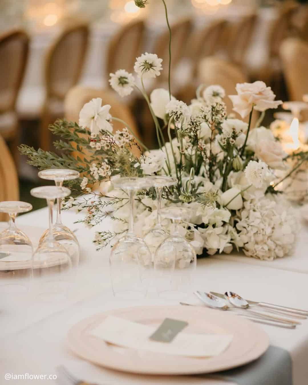 White Wedding Decoration Ideas For Aisle