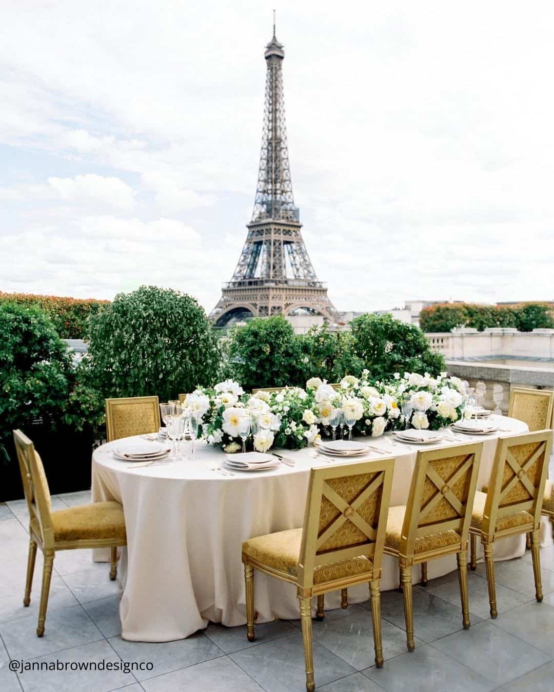 White Wedding Decoration Ideas For Aisle