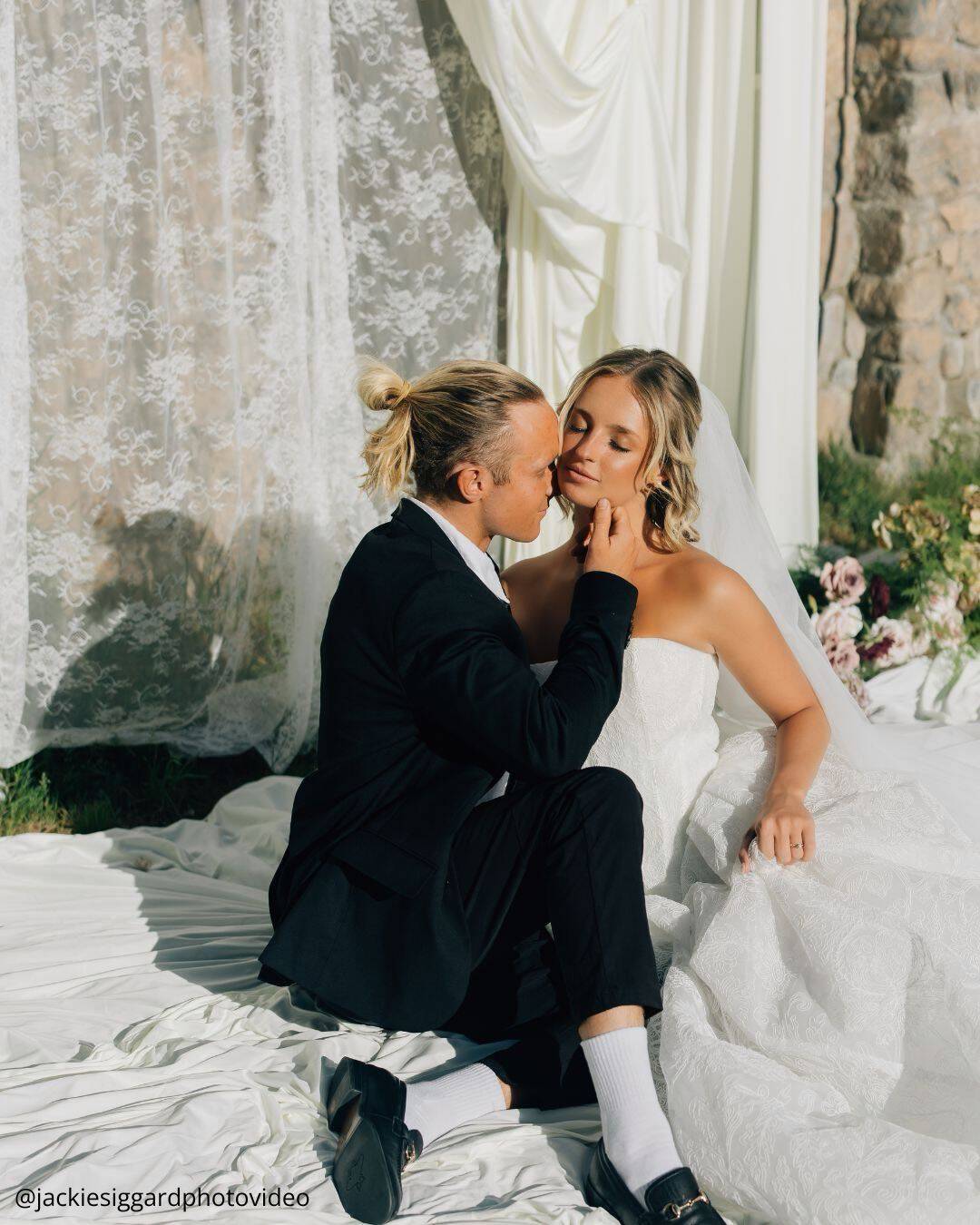 White Wedding Decoration Ideas For Aisle