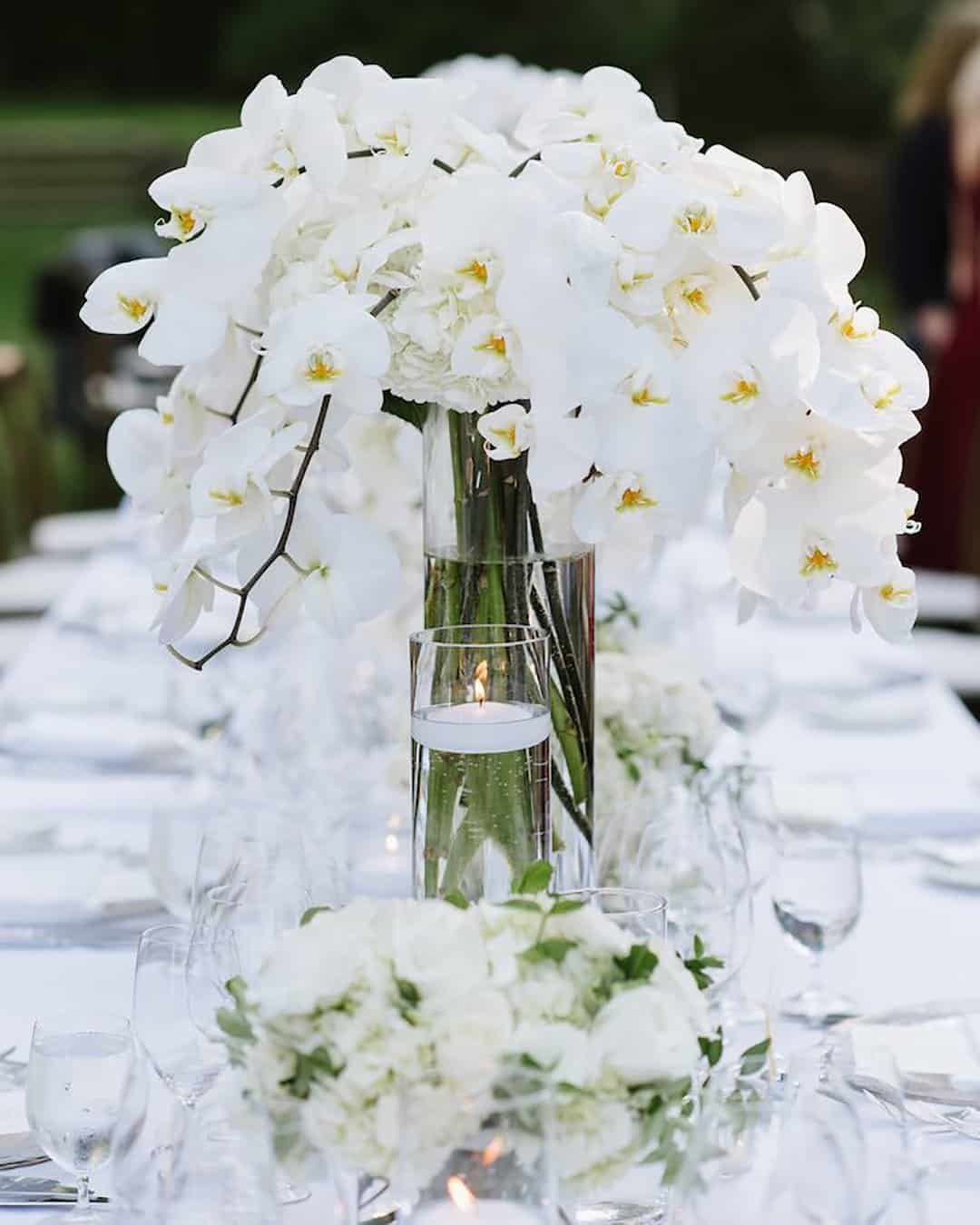 White Wedding Decoration Ideas For Aisle