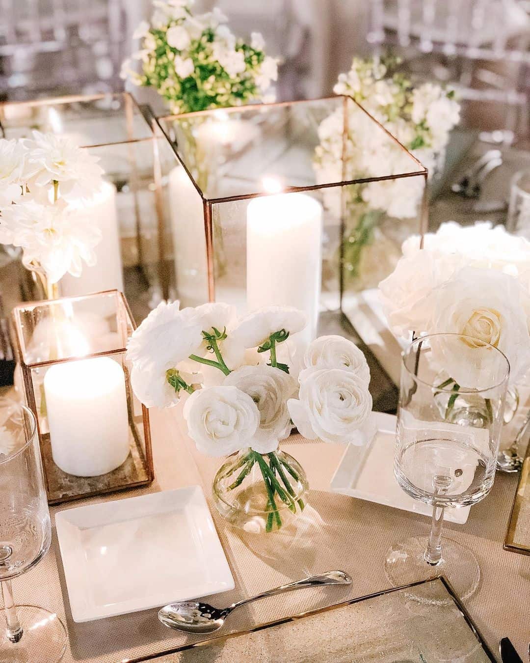 White Wedding Decoration Ideas For Aisle