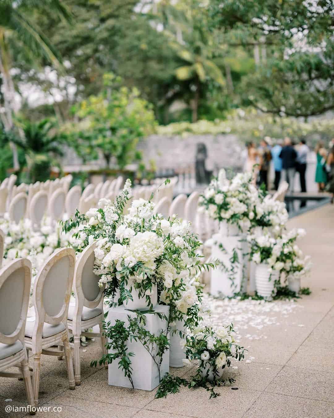 White Wedding Decoration Ideas For Aisle