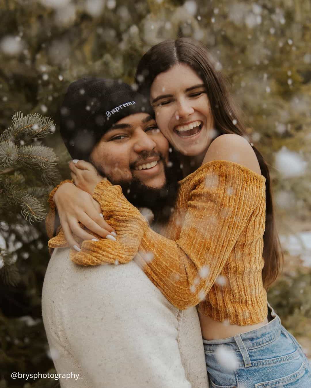Romantic Winter Couple Photos