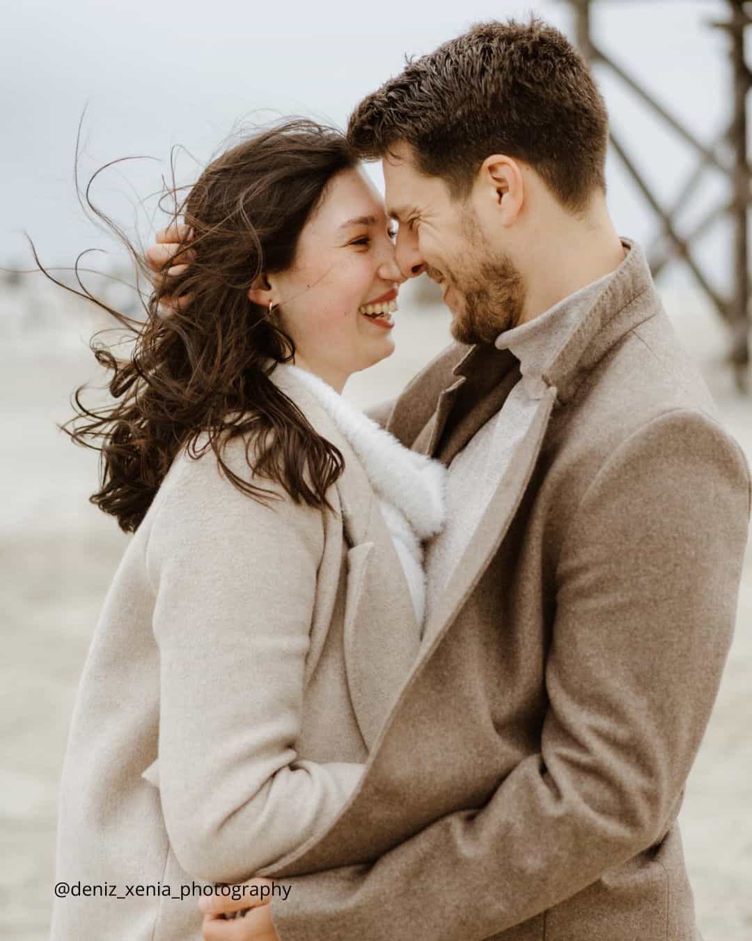 Lovely Ideas For Winter Engagement Photos