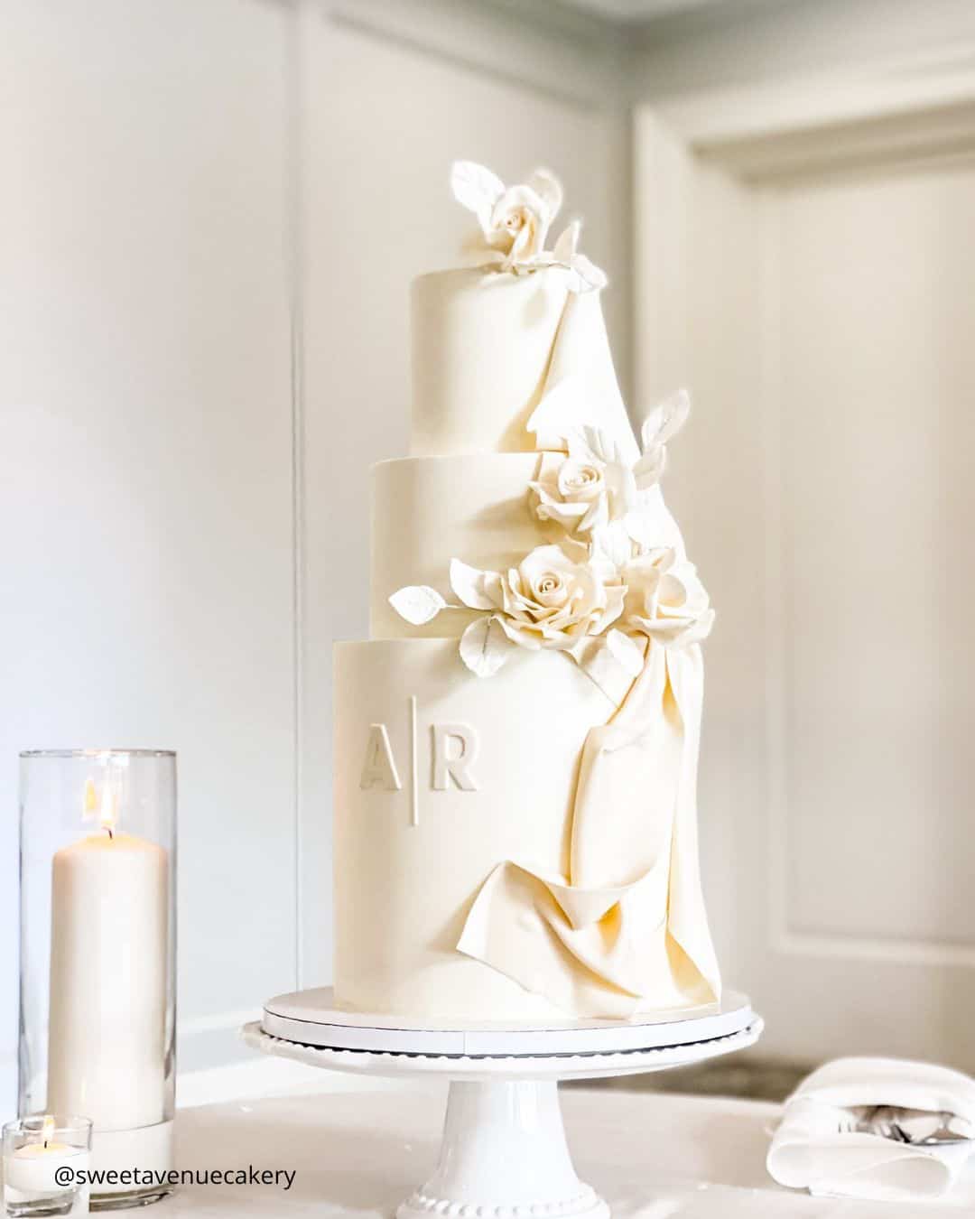 Sparkly Winter Wedding Cakes