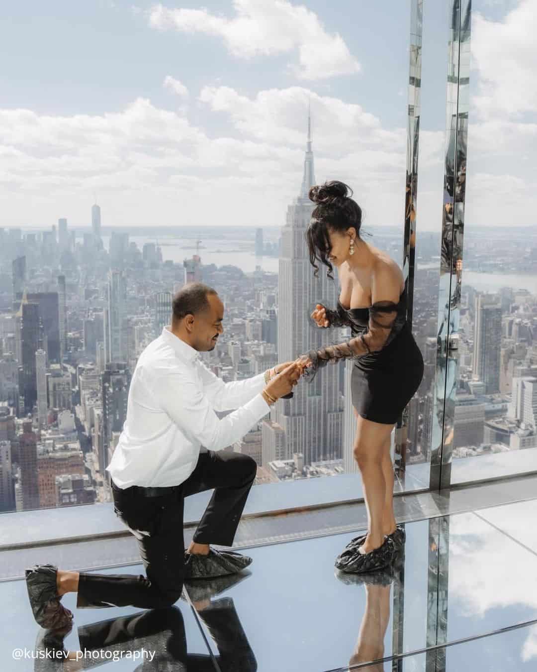 Classic Engagement Photo Poses
