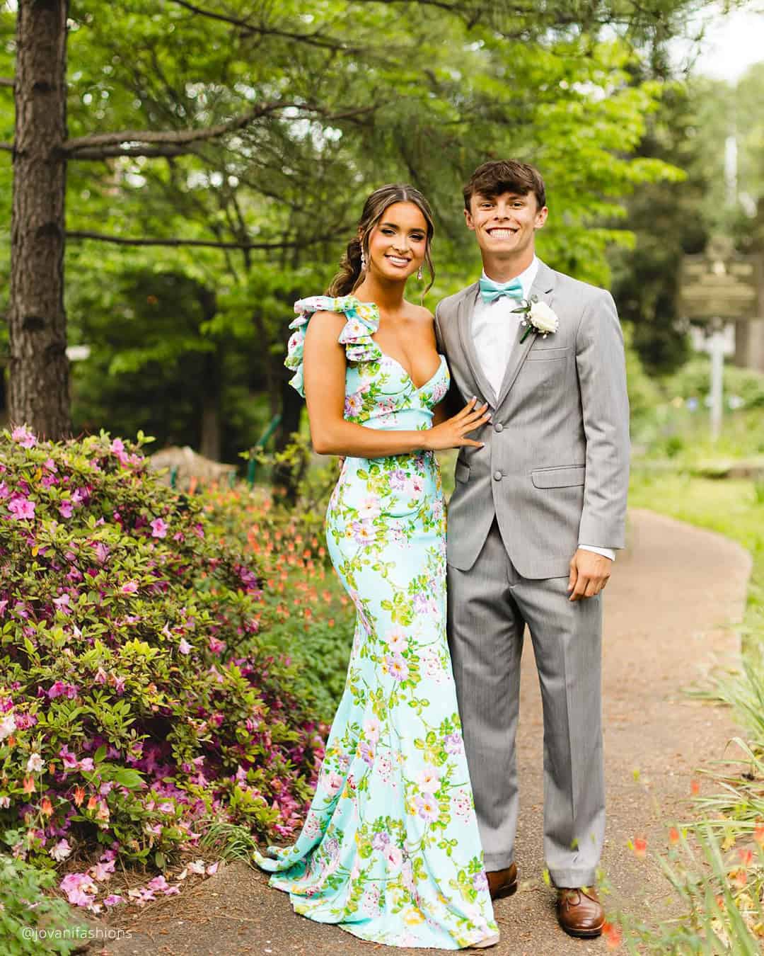 How To Choose Floral Dress for Your Body Type?