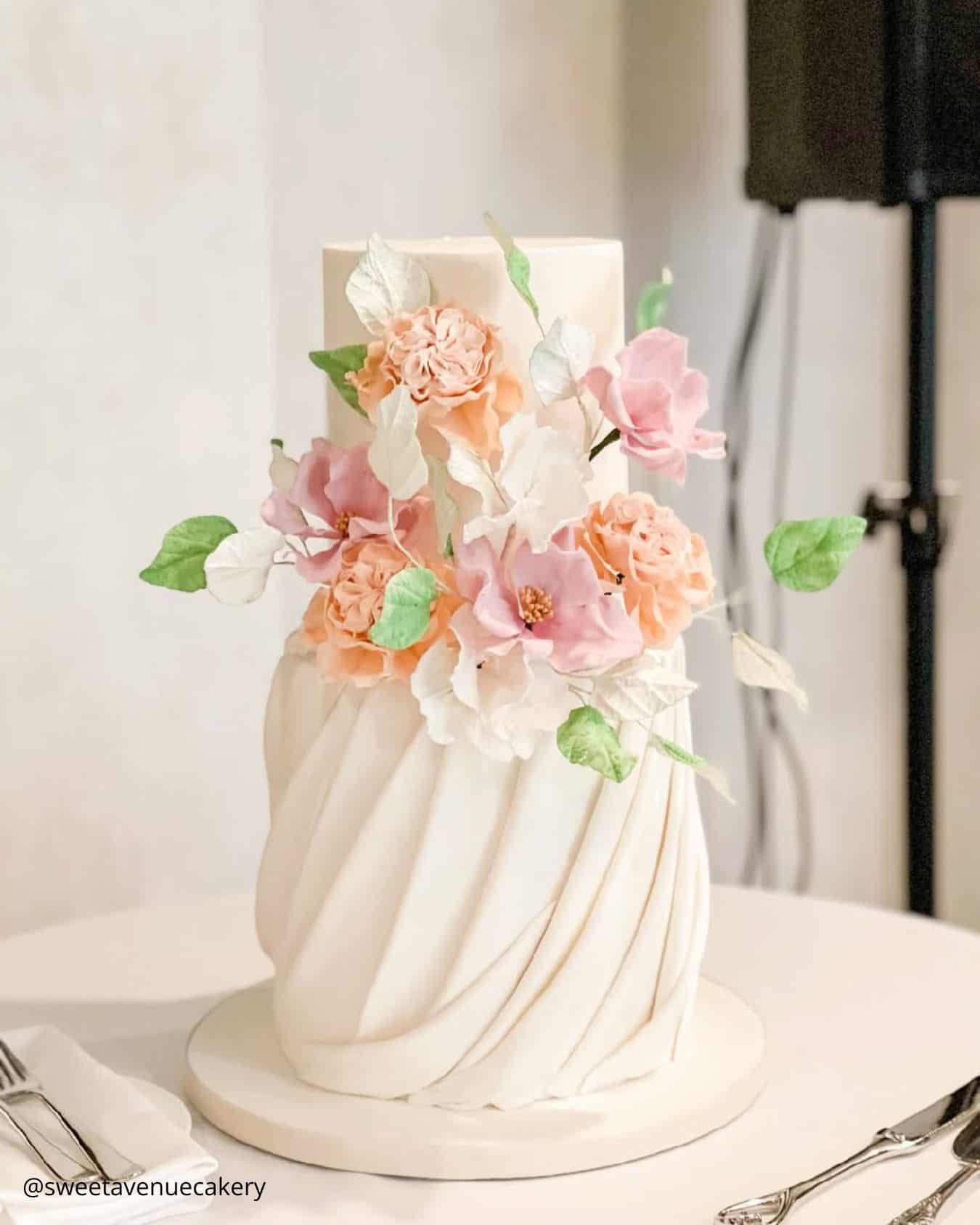 Elegant Summer Wedding Cake