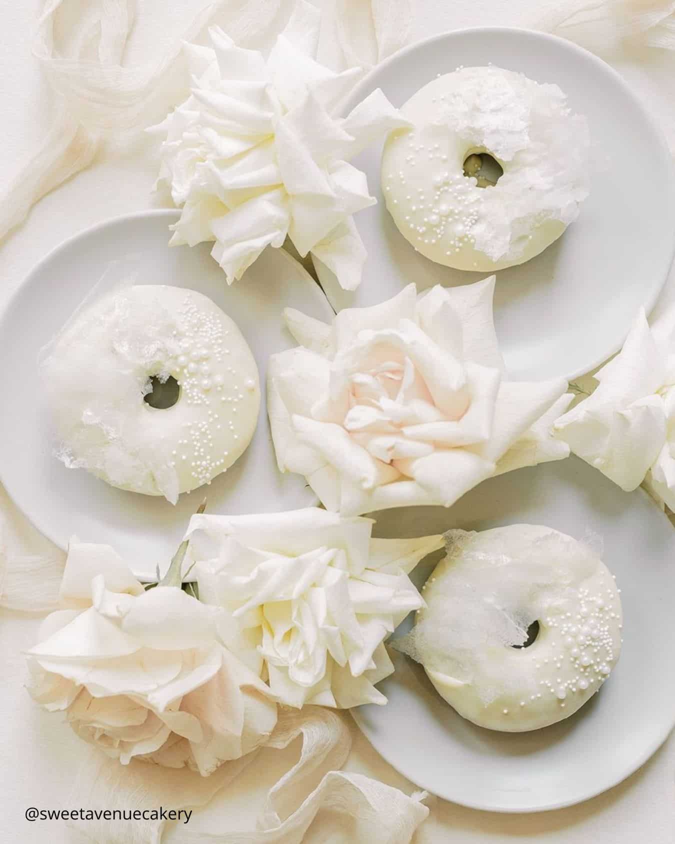 How do you keep a wedding cake cool in the summer?