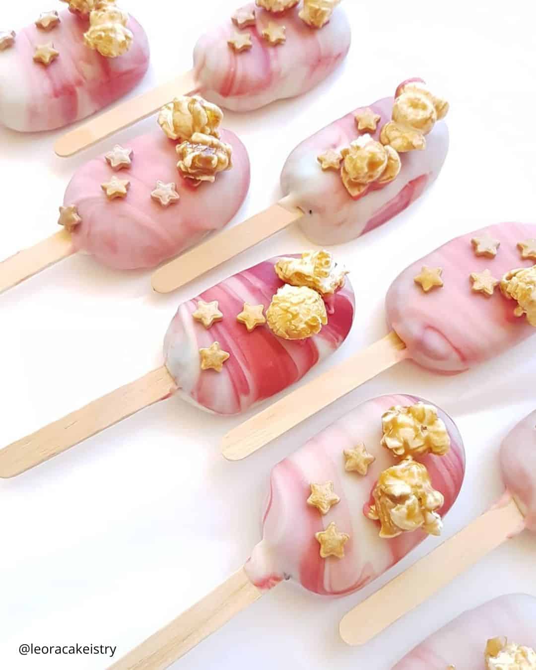 How do you keep a wedding cake cool in the summer?