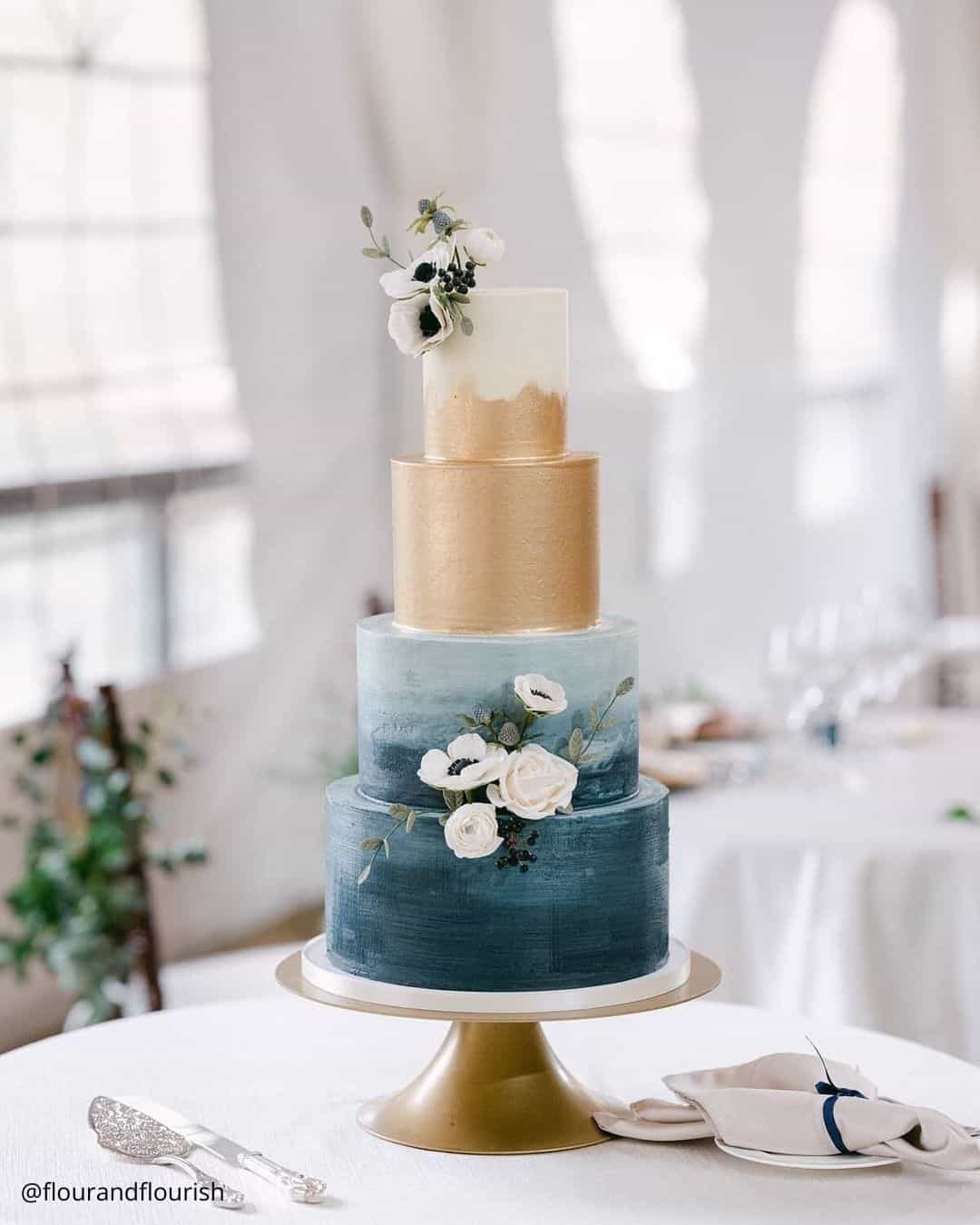 wedding cake trends gold and lue ombre wedding cake