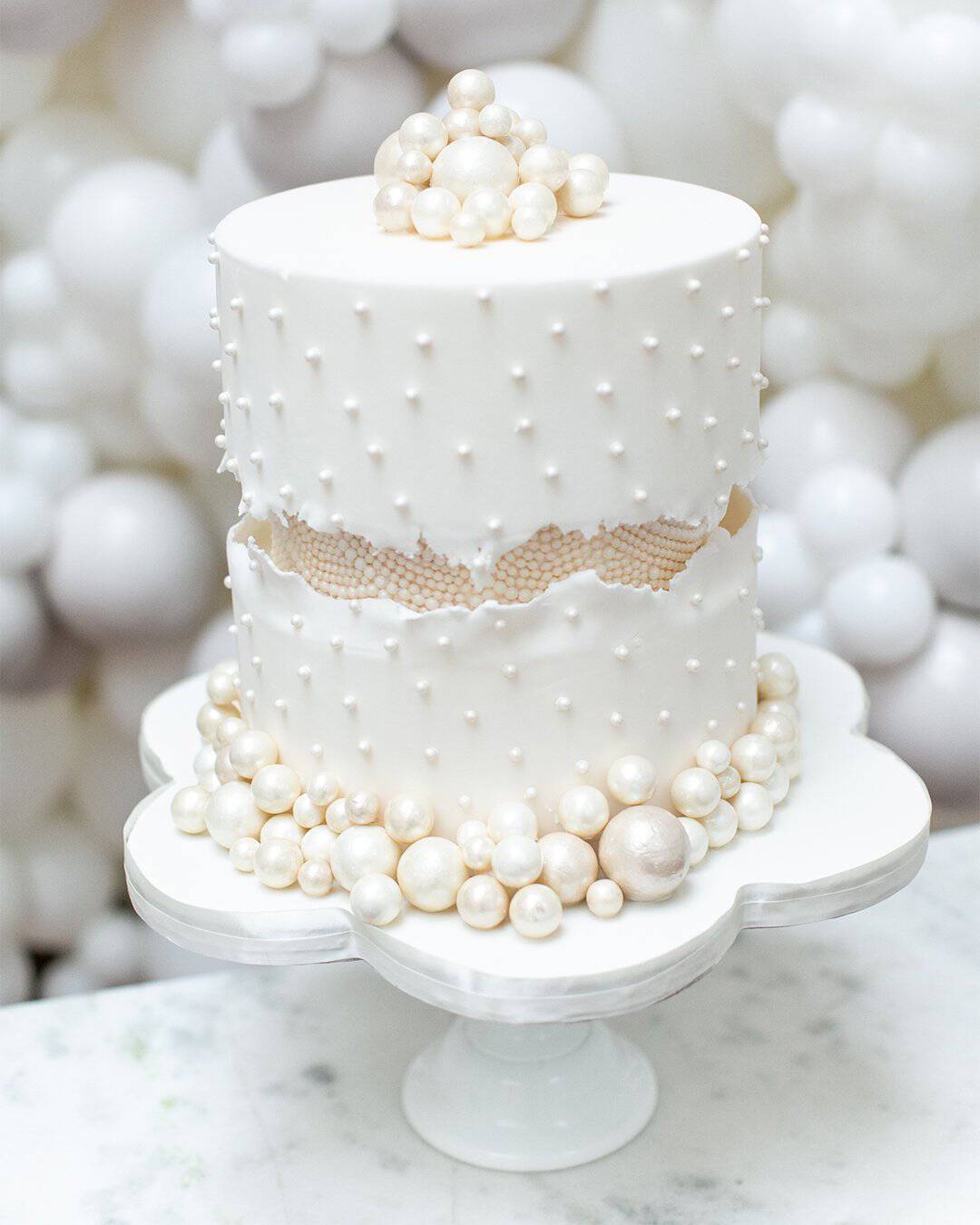wedding cake trends pearl luxury wedding cake Elizabeth