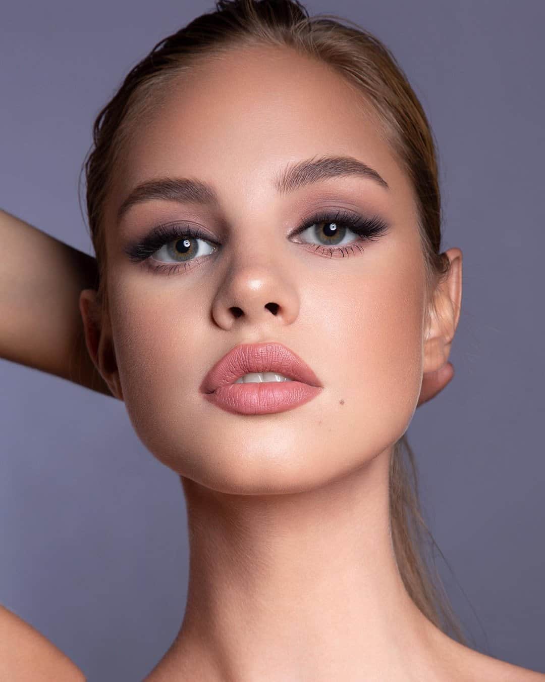 Chic Makeup For Dare Brides