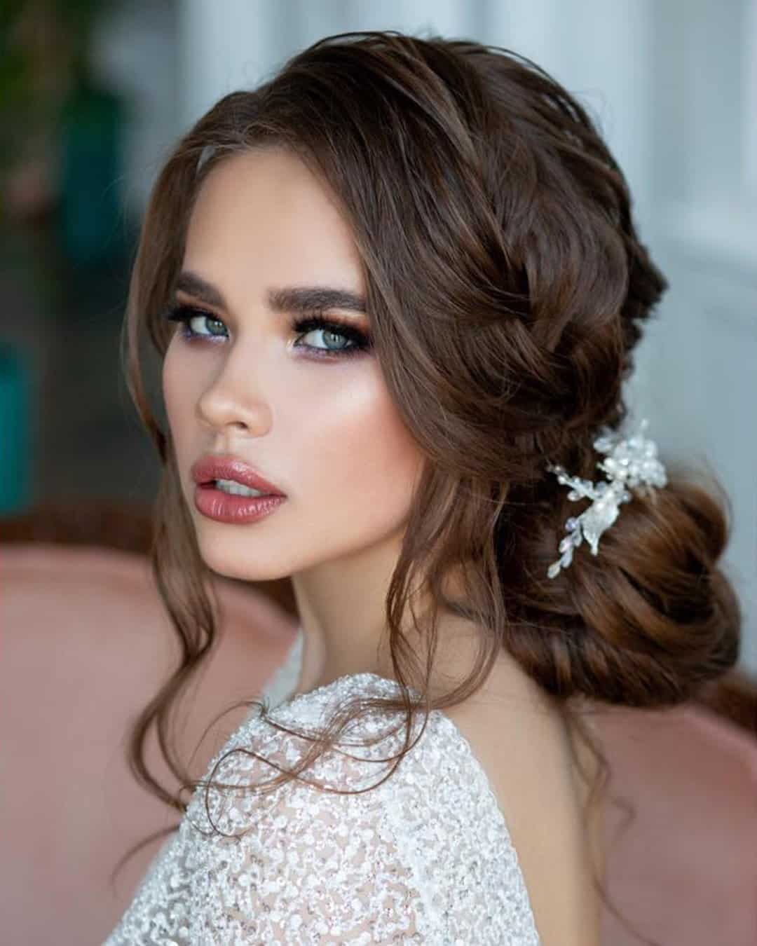 Chic Makeup With Brown Shades