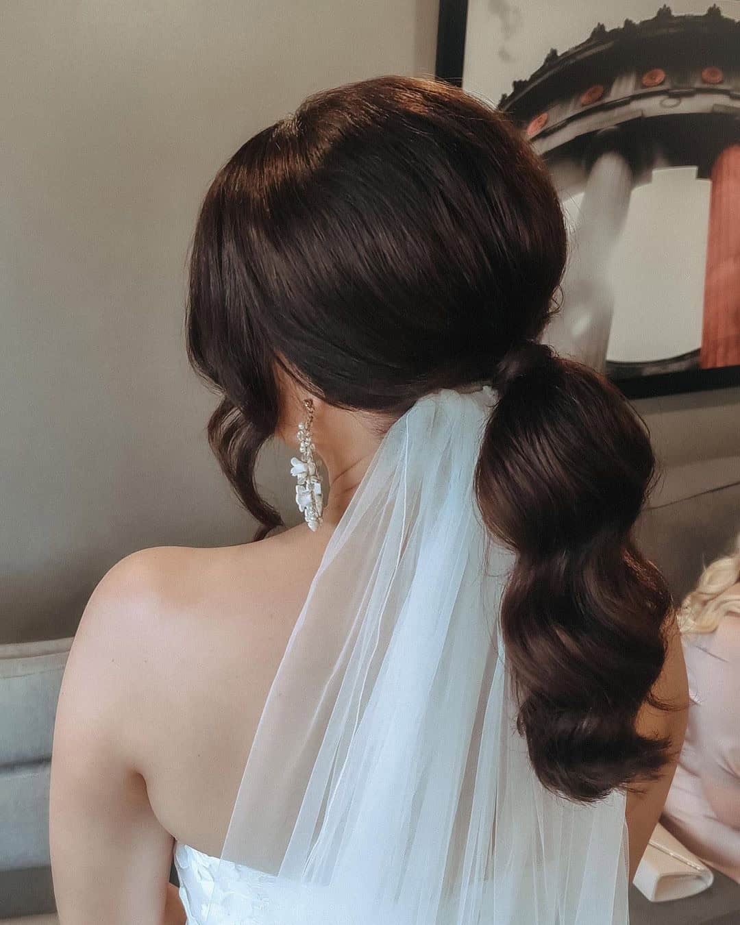 How To Wear A Veil With A Ponytail