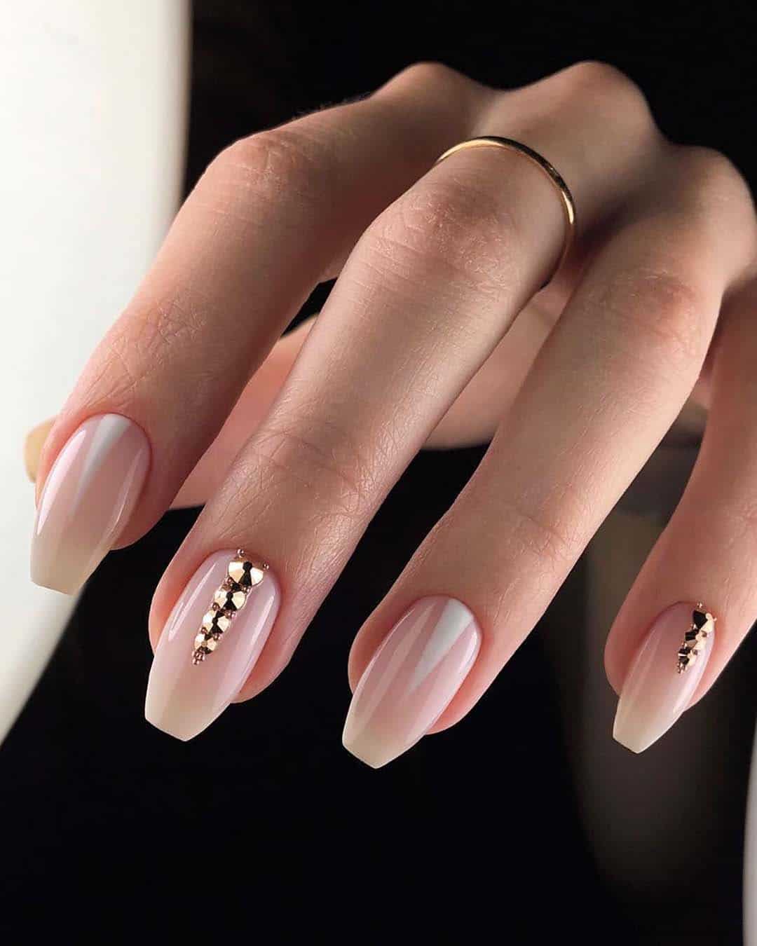 Minimalist Nails