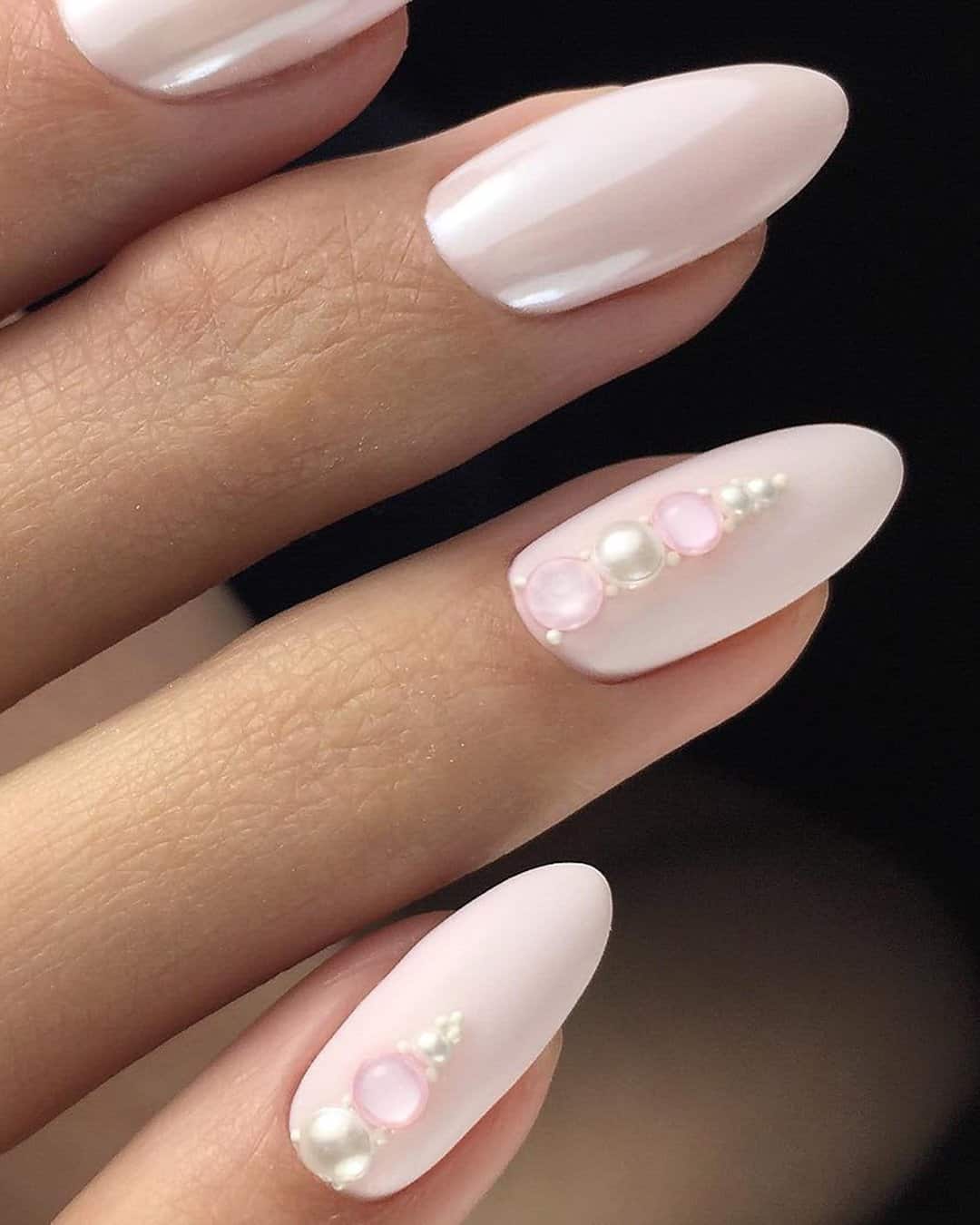 Minimalist Nails