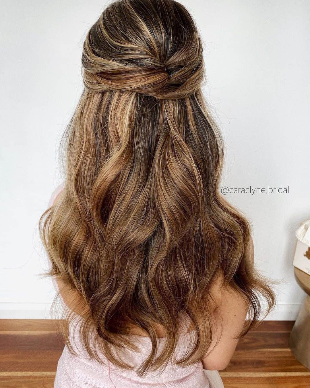 Easy Tutorial – Semi Formal Low Bun