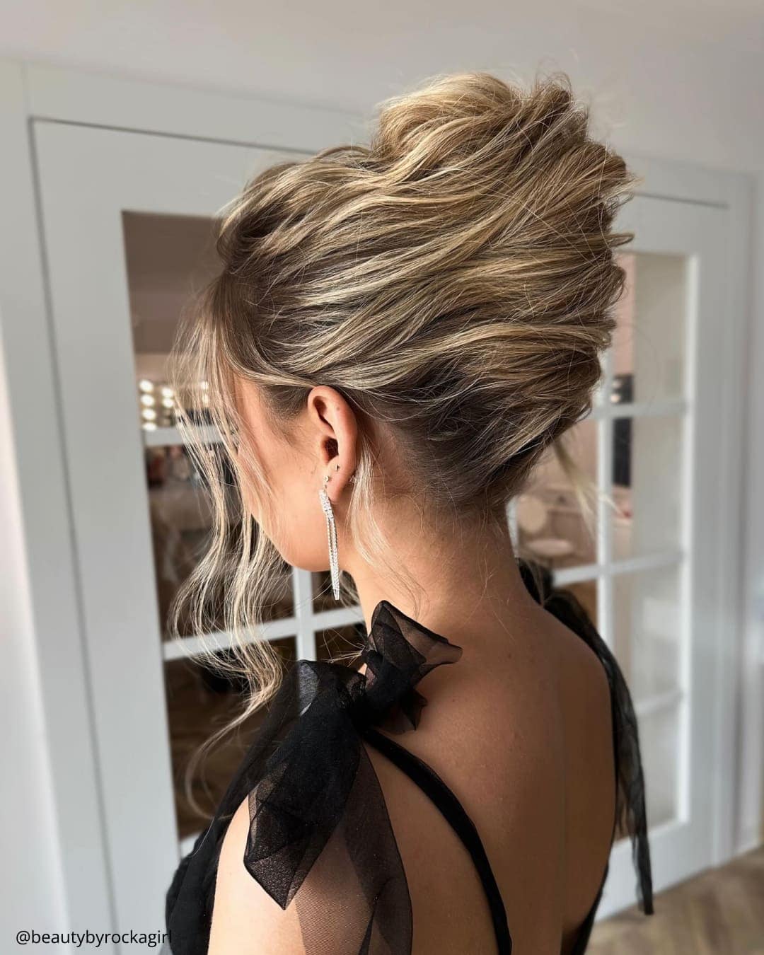 Easy Tutorial – Semi Formal Low Bun