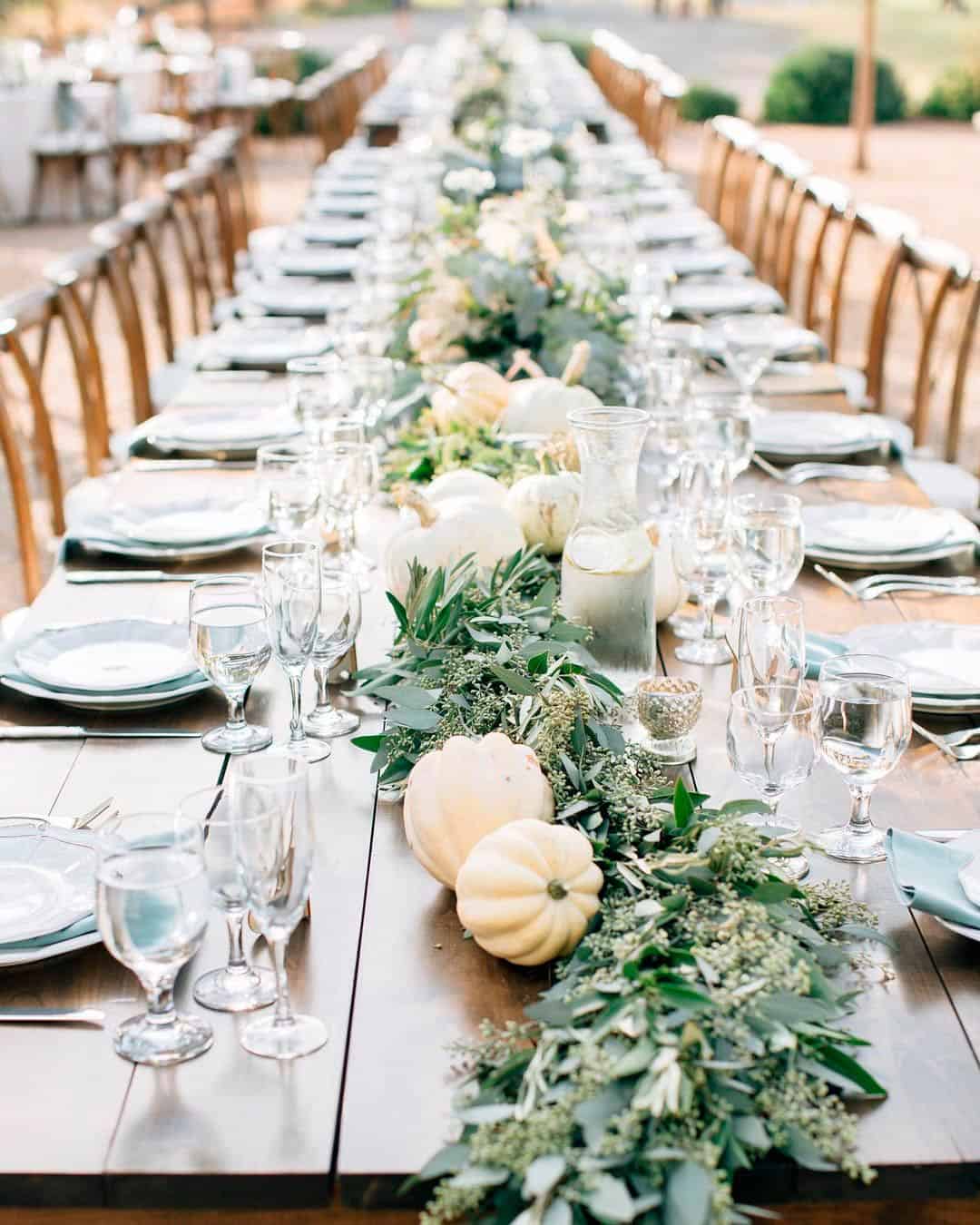 Berries Decor Ideas For Fall Wedding
