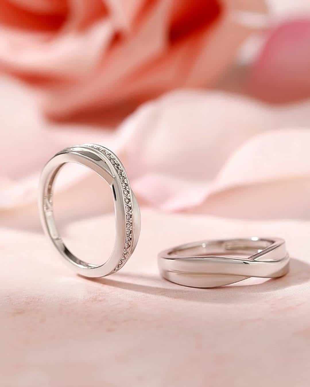 Heart-Shaped Charming Rings