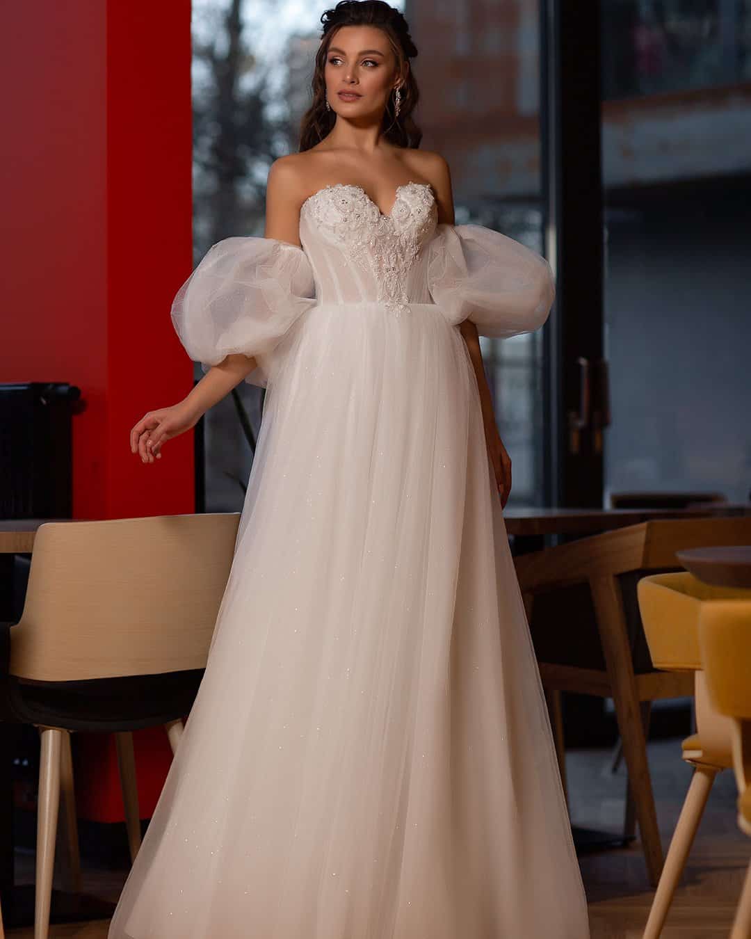 Can the bride wear puff sleeve wedding dresses in the warm weather?