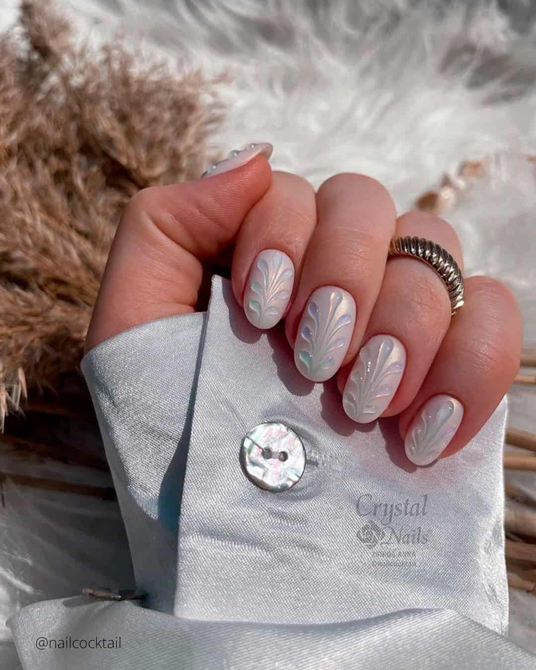 Gold And White Nail Designs