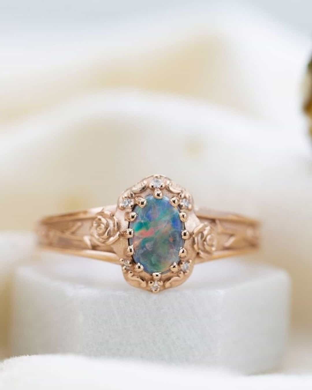 White Gold Engagement Rings