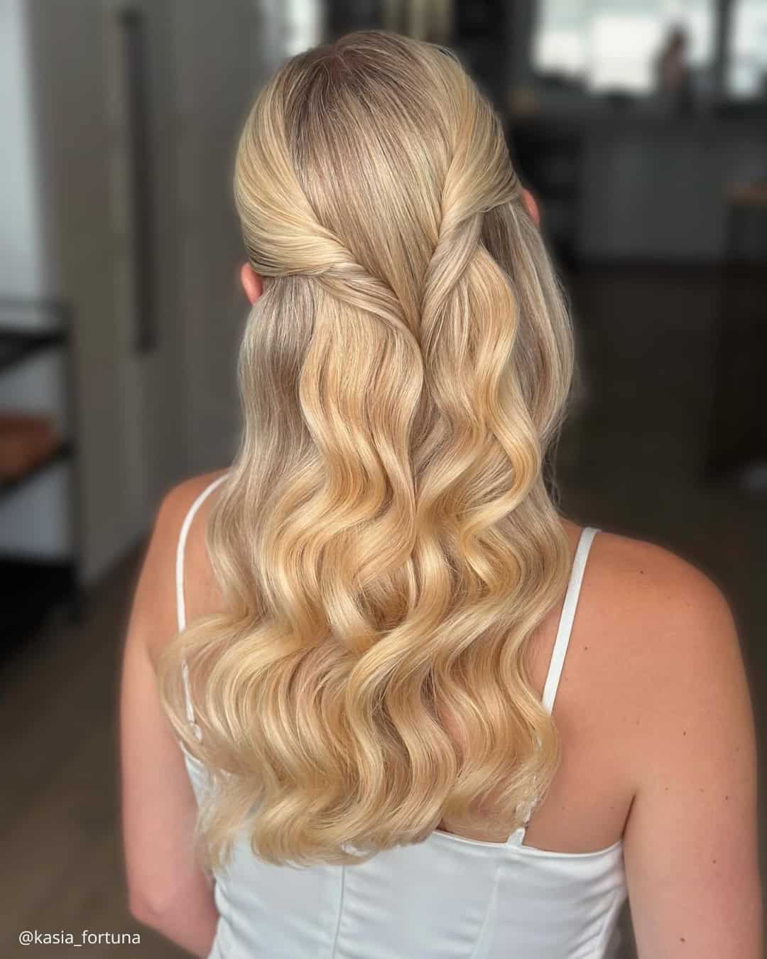 Old Money Waves