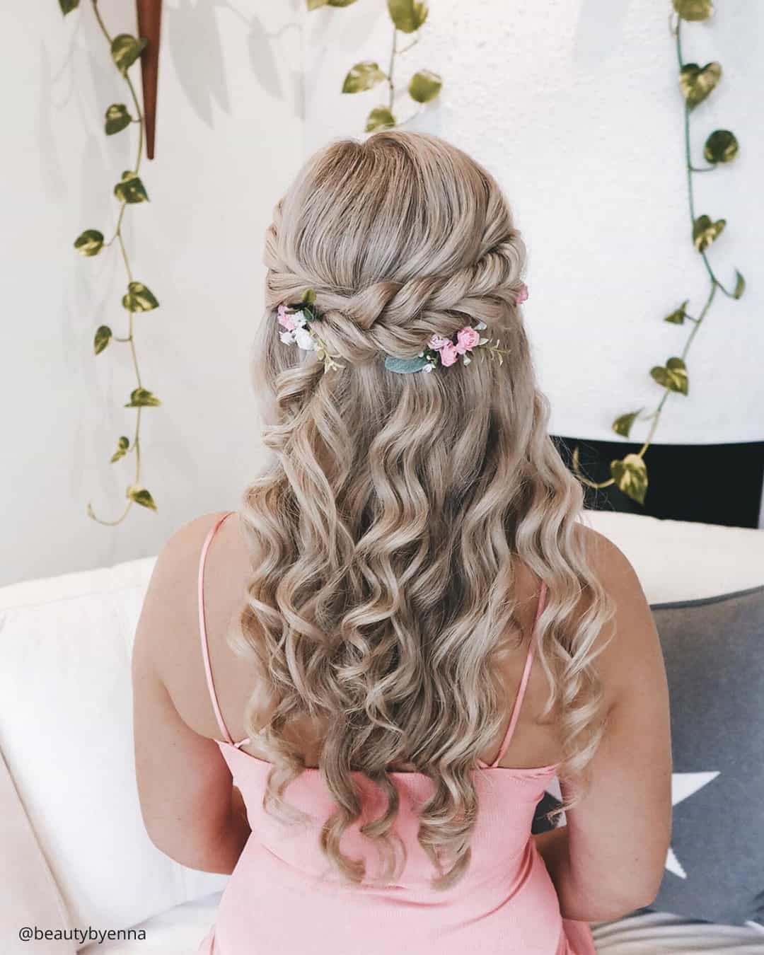 How To Make Bridesmaid Hairstyles Last All Day