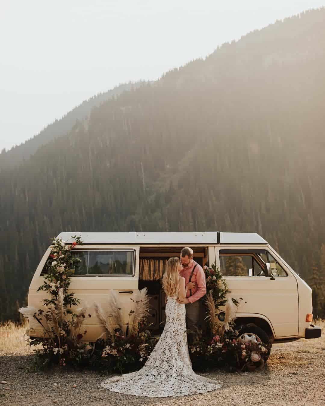 Hippie Volkswagen Bus Flower Decor Ideas