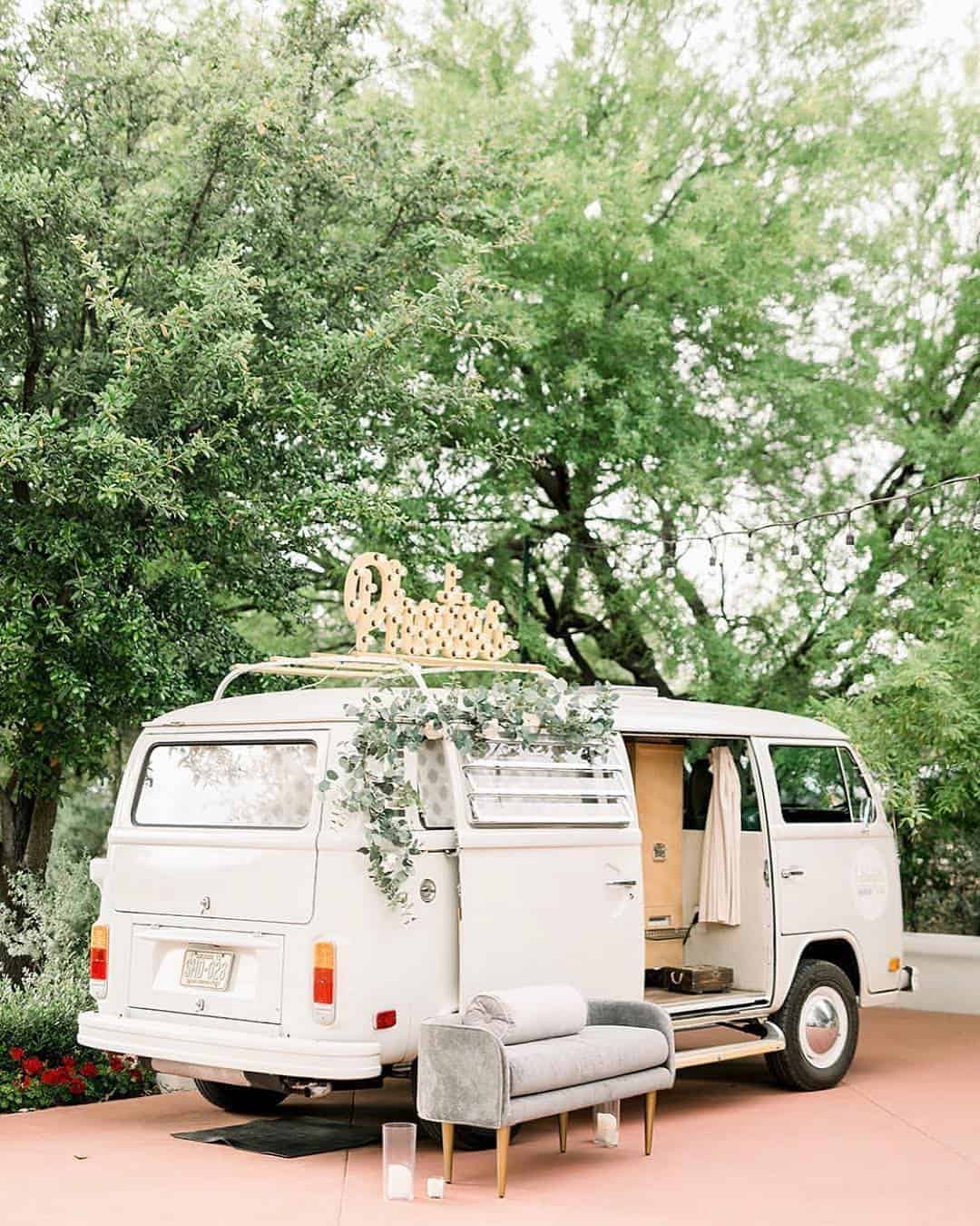 Chilling Tent And Teepee Ideas For Wedding