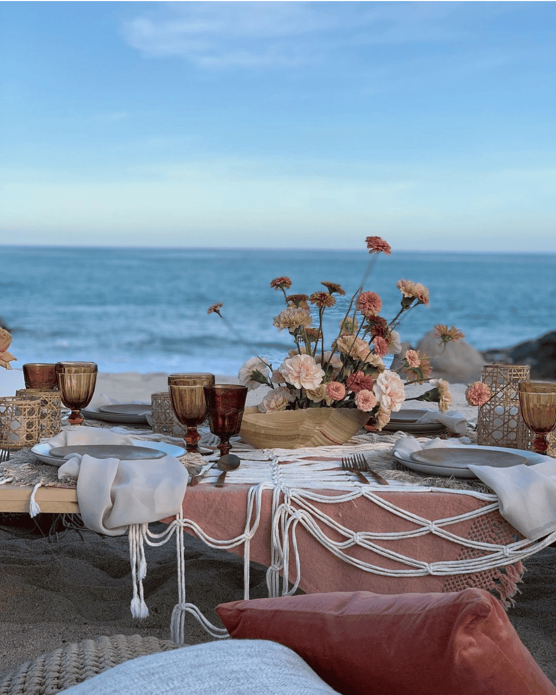 Lace And Wildflowers Table Decor