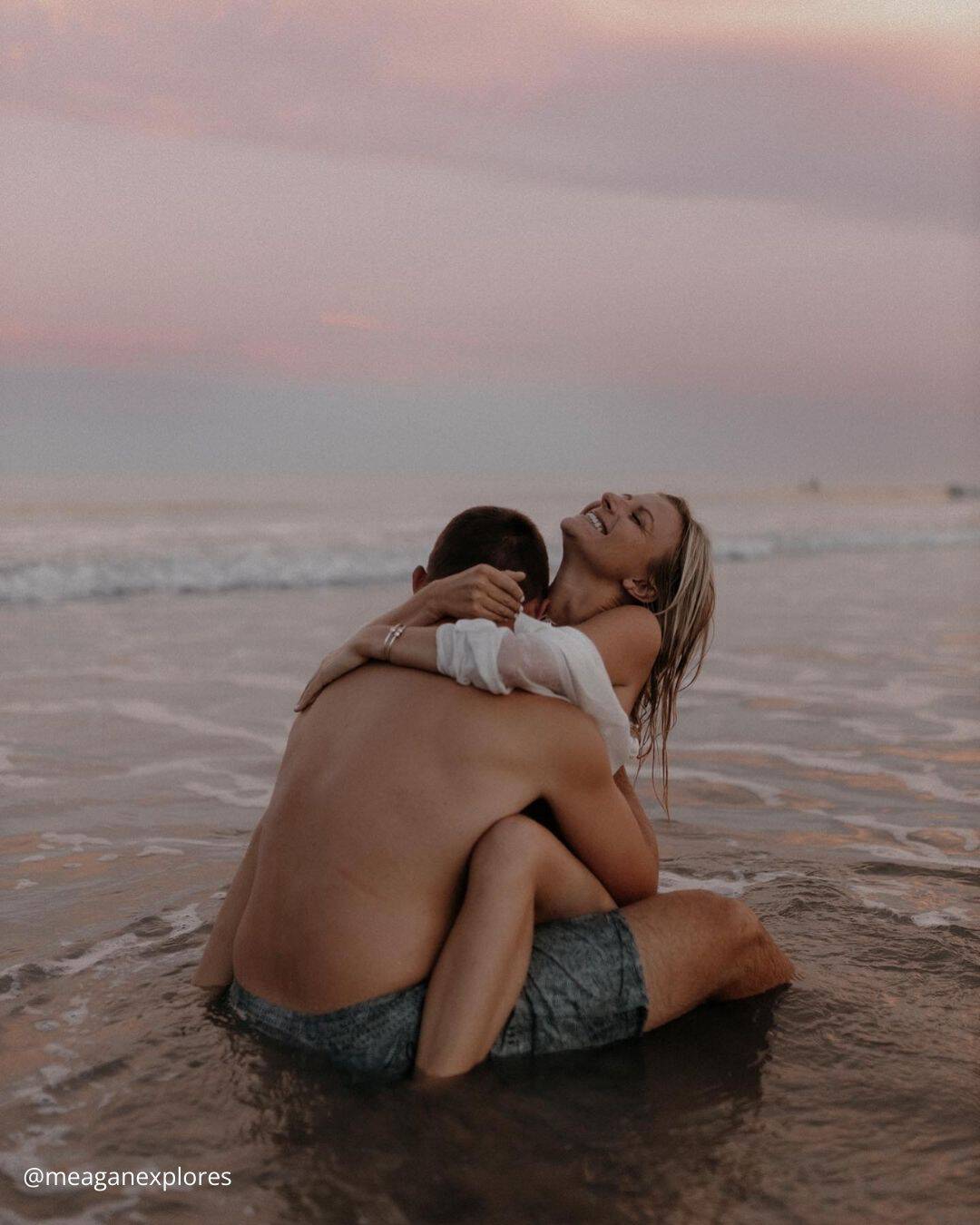 Honeymoon Photo Ideas In Hotel