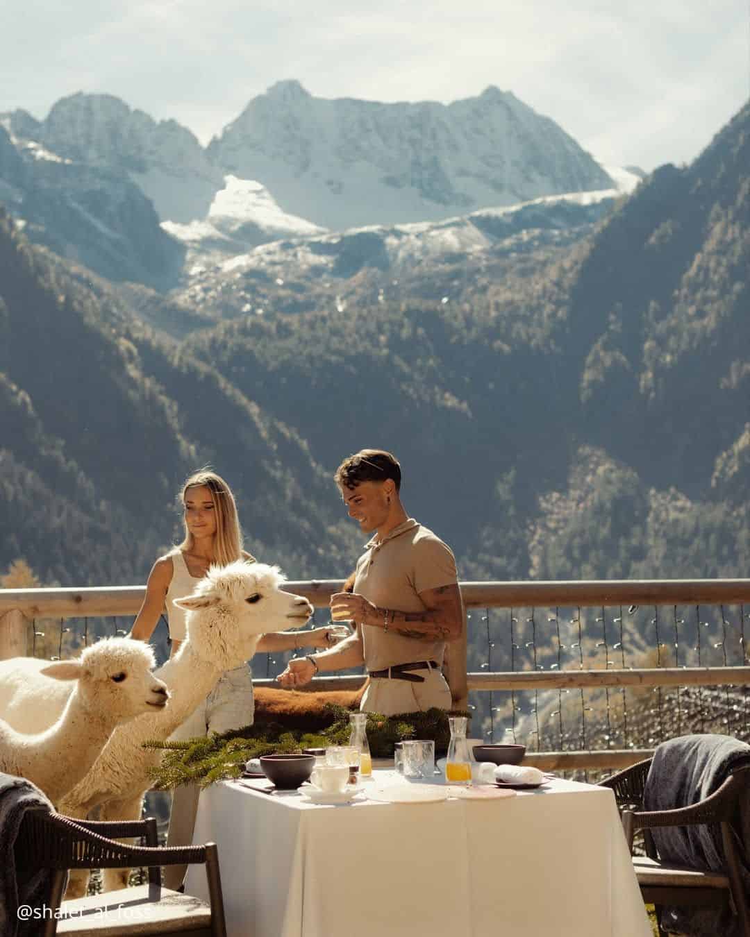 Honeymoon Photo Accessories