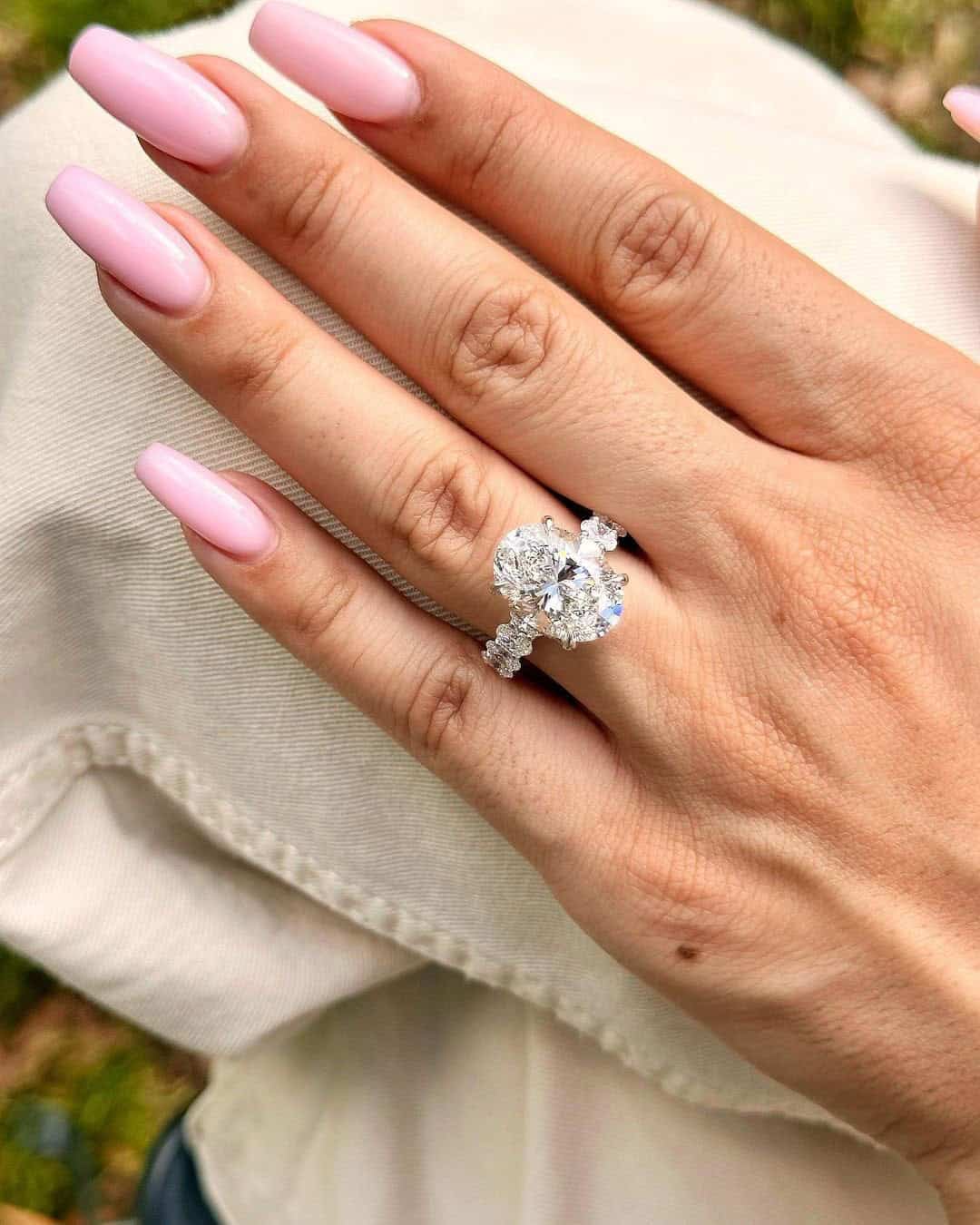 Does Carat Size Depend On Ring Size?